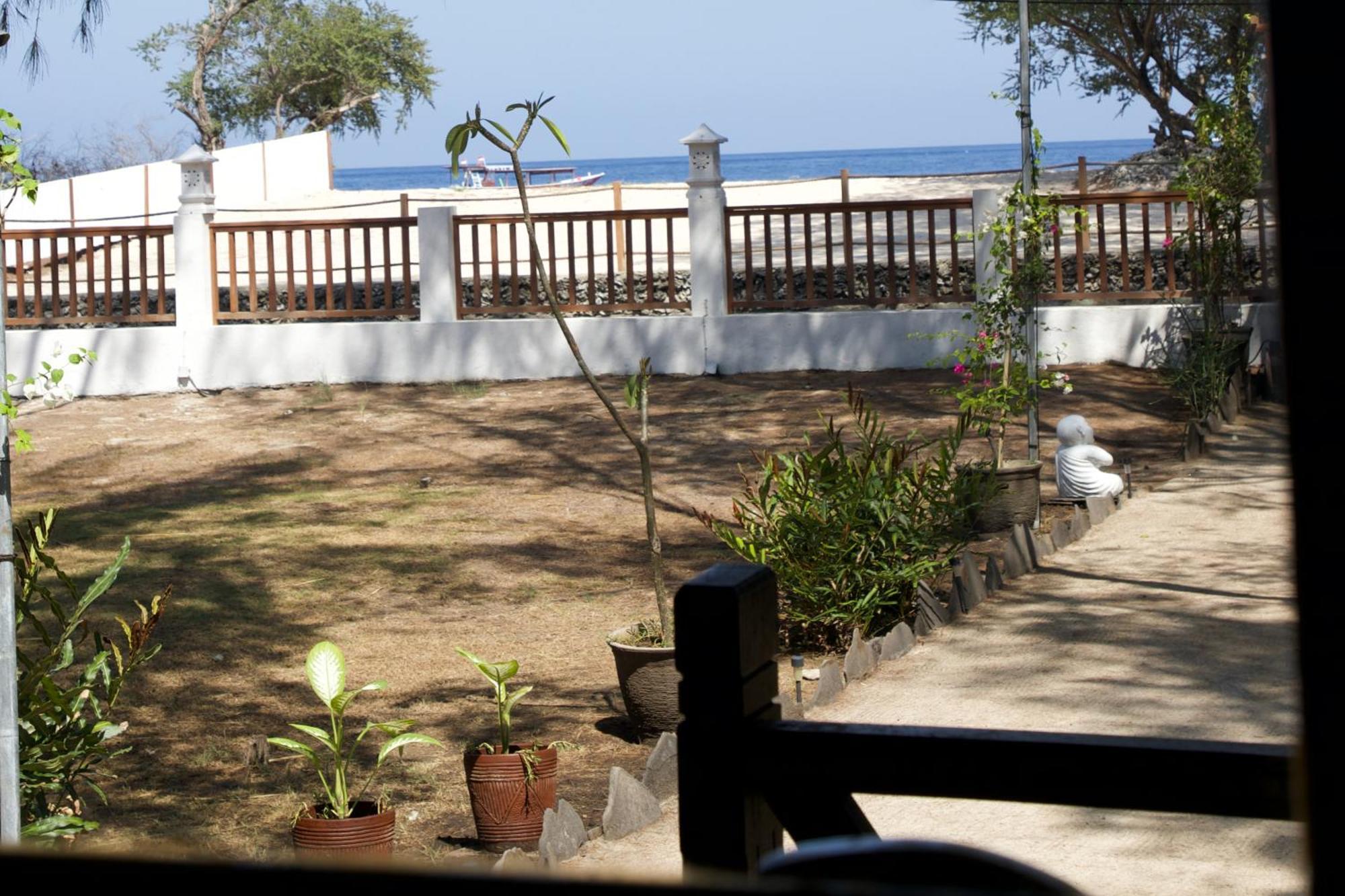 Villa Sunset Beach Gili Trawangan Buitenkant foto