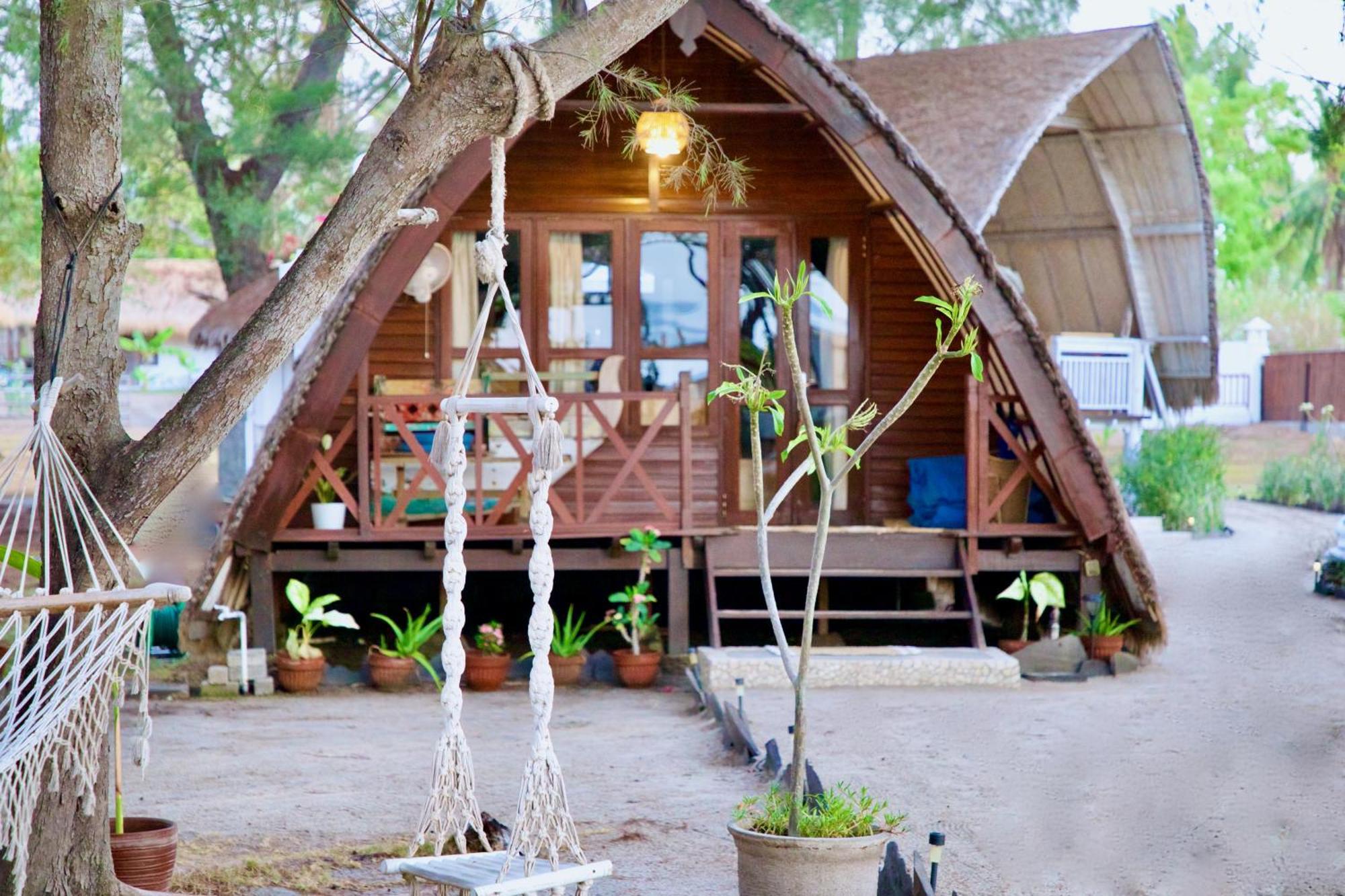Villa Sunset Beach Gili Trawangan Buitenkant foto