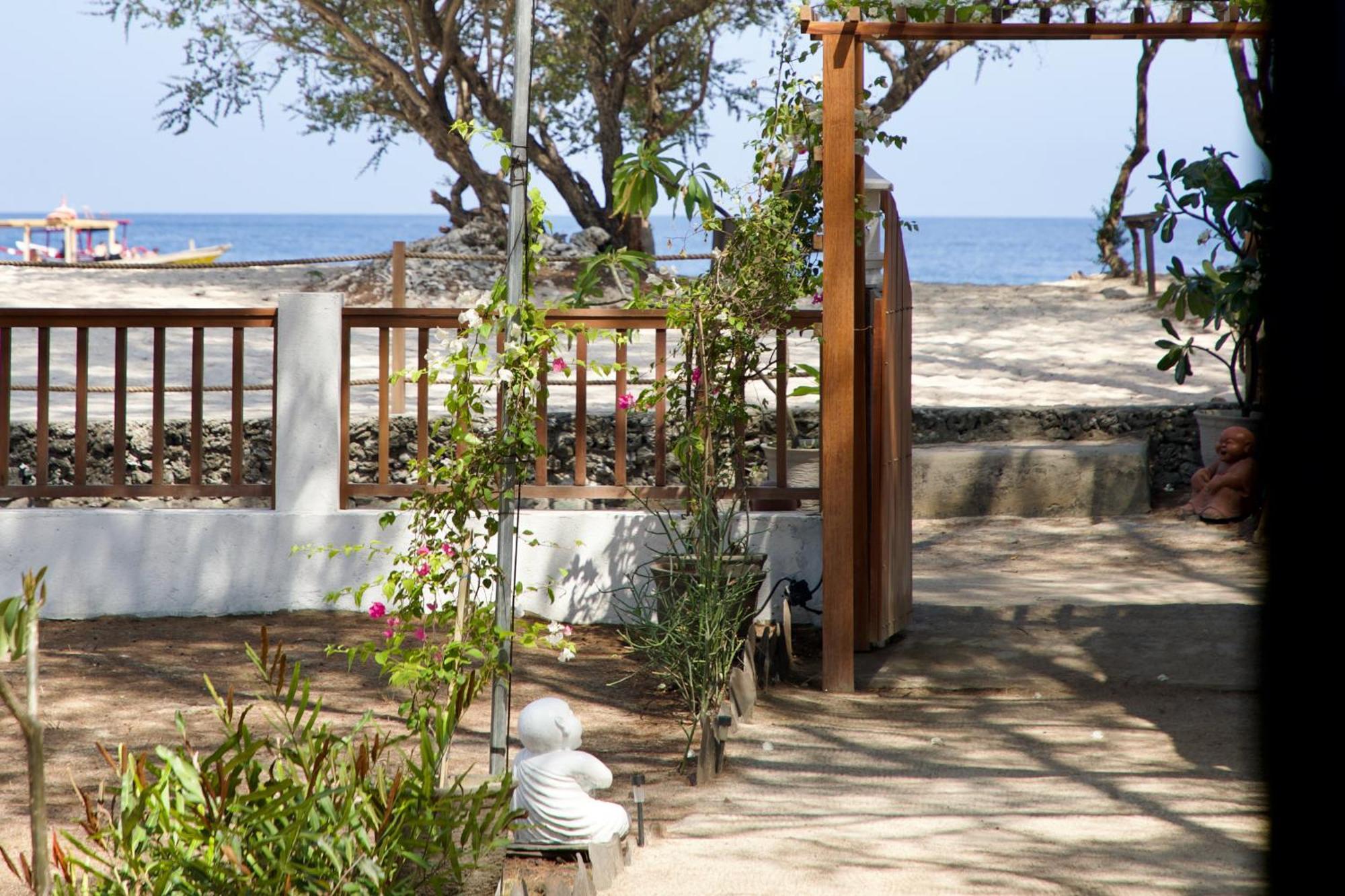Villa Sunset Beach Gili Trawangan Buitenkant foto