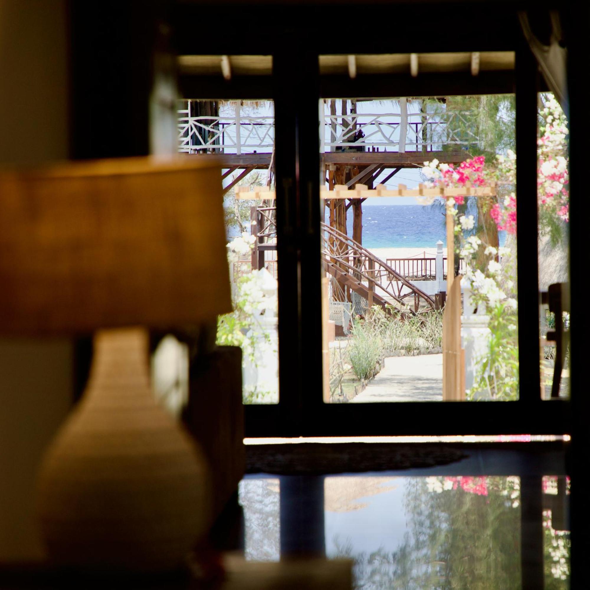 Villa Sunset Beach Gili Trawangan Buitenkant foto